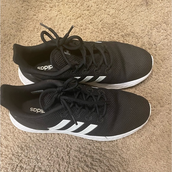 Adidas running shoes - Picture 2 of 4